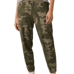PRANA Women's Cozy Up Ankle Pants NWT size Large sage camo